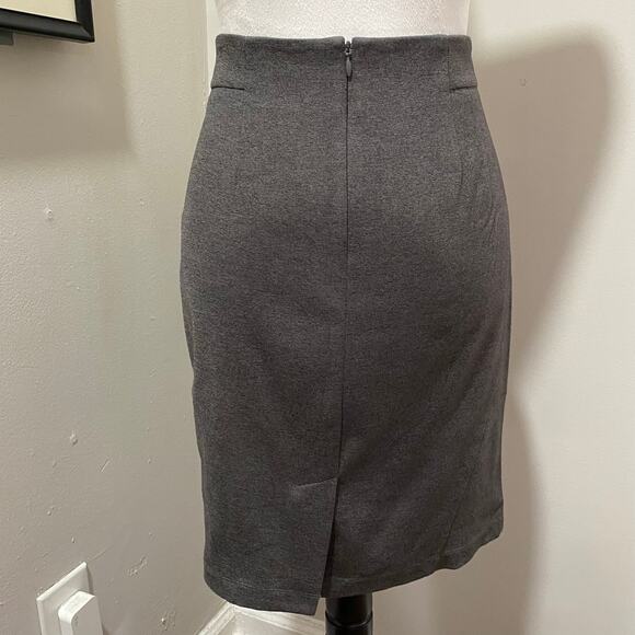 J McLaughlin Grey Stretch Knit Pencil Skirt Size 2 Above the Knee Bandage Style - Picture 4 of 7